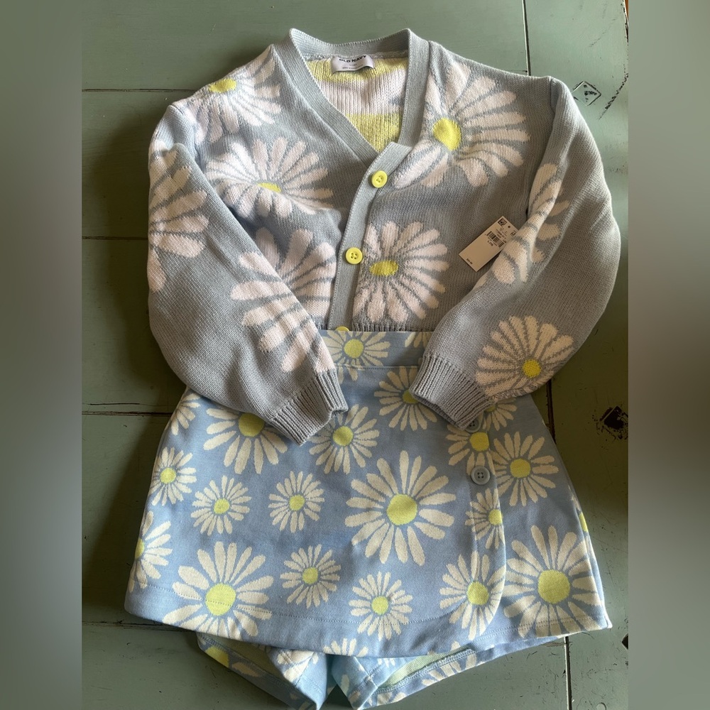 Old Navy skort and sweater set